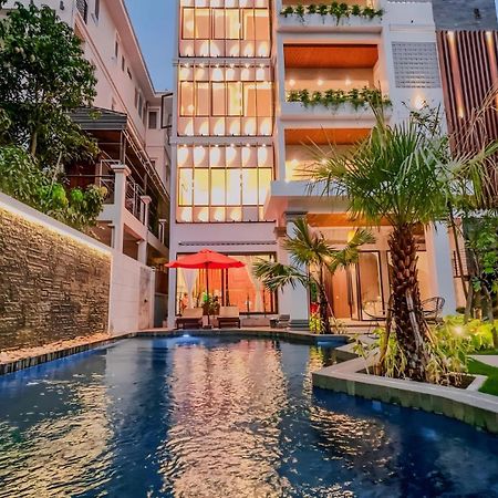 The Luxury Hotel Siem Reap Exterior photo