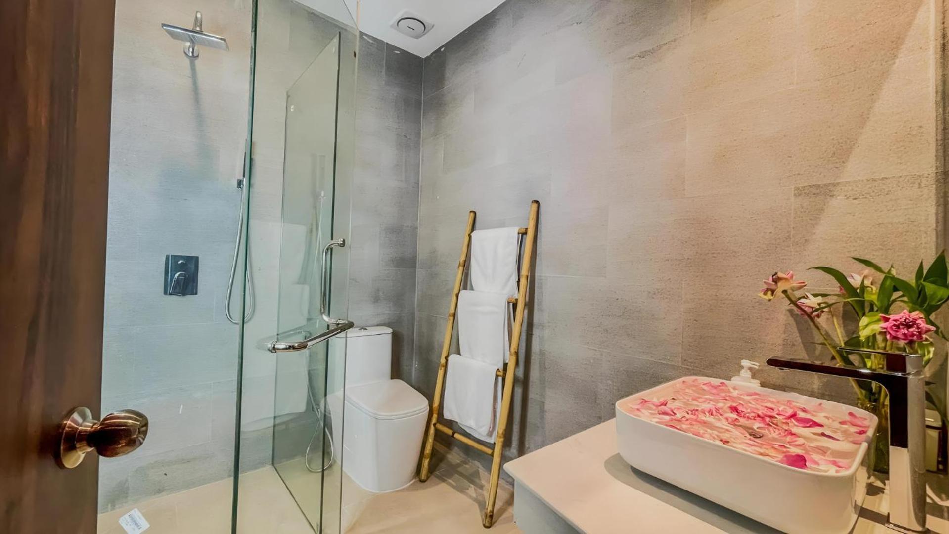 The Luxury Hotel Siem Reap Exterior photo