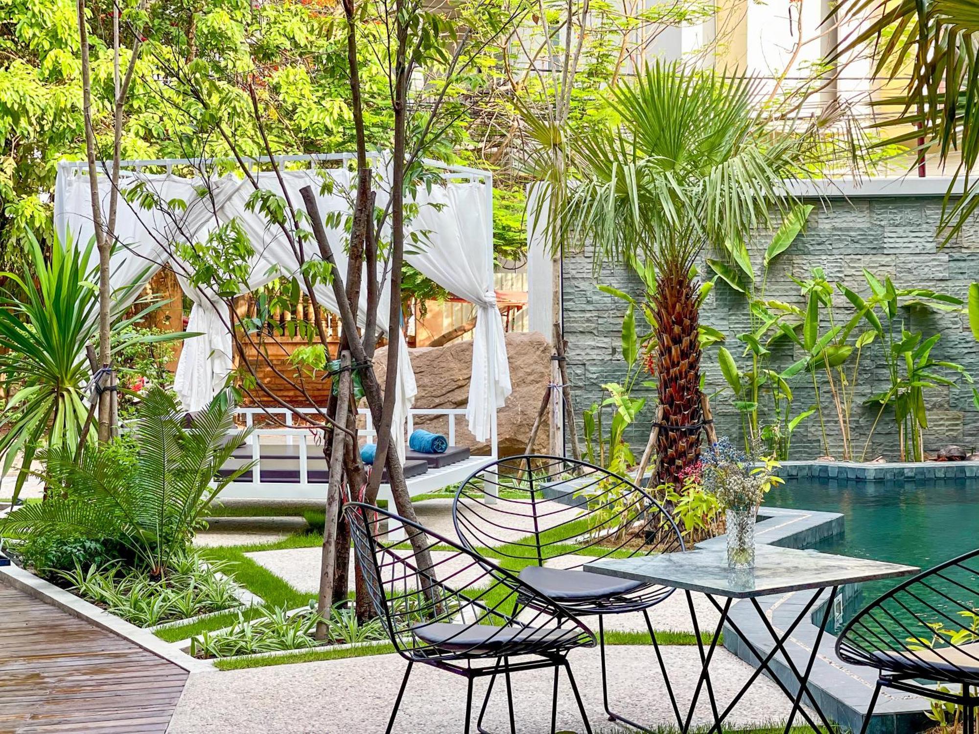 The Luxury Hotel Siem Reap Exterior photo