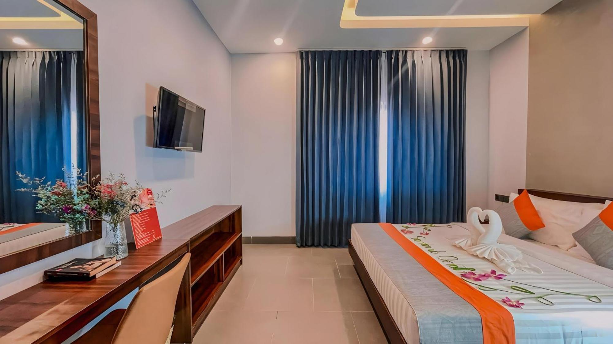 The Luxury Hotel Siem Reap Exterior photo