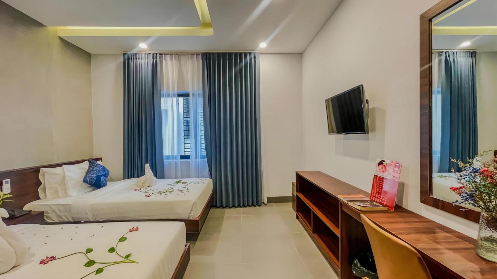 The Luxury Hotel Siem Reap Exterior photo