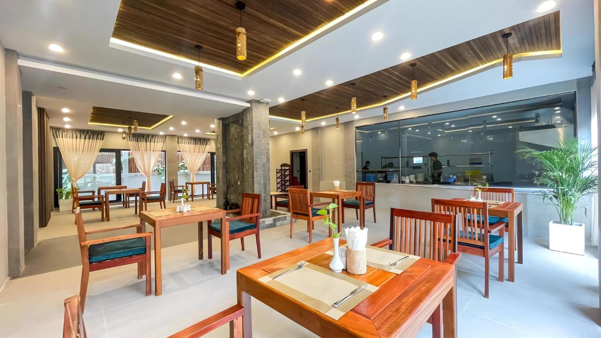 The Luxury Hotel Siem Reap Exterior photo
