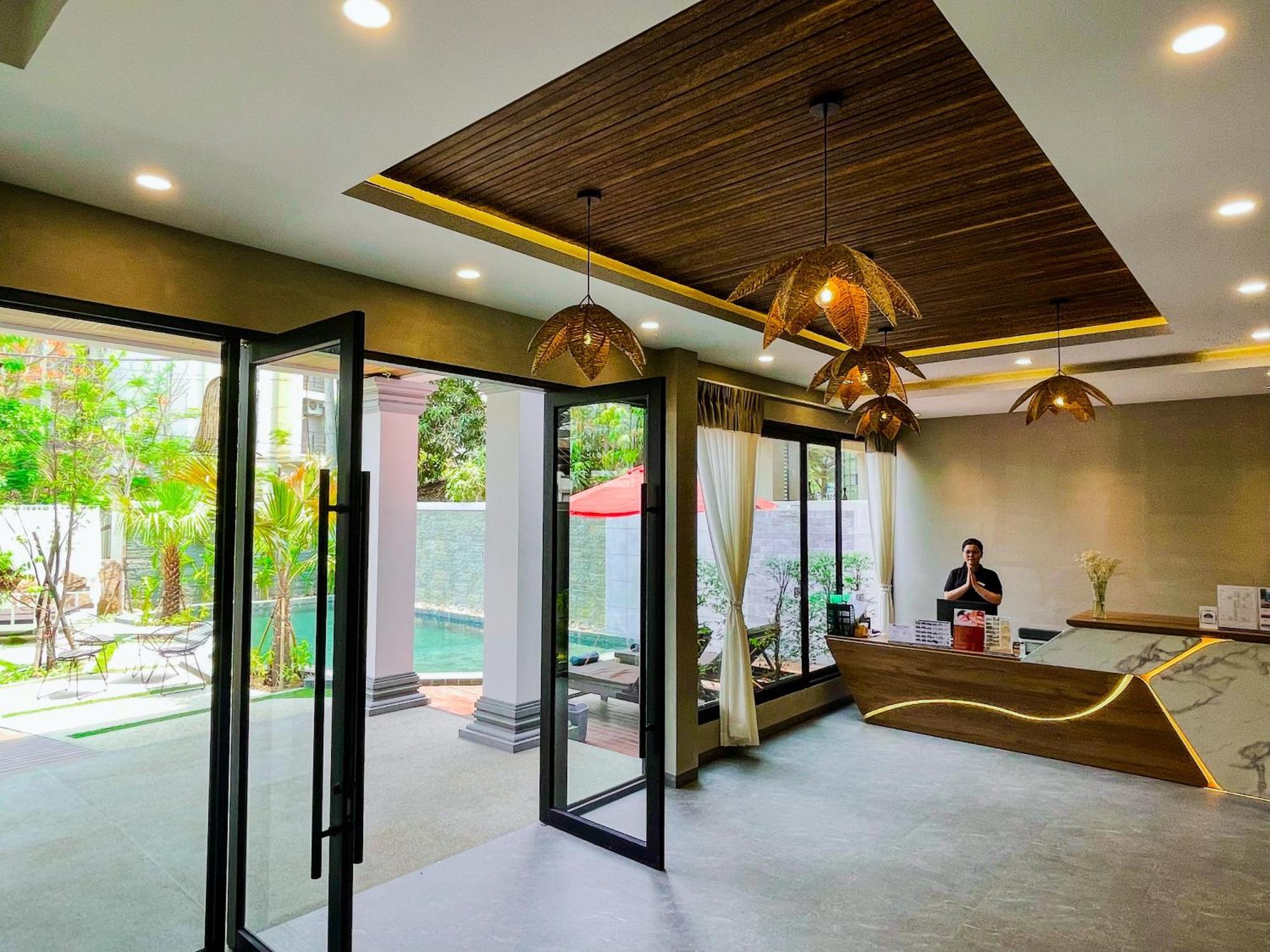 The Luxury Hotel Siem Reap Exterior photo