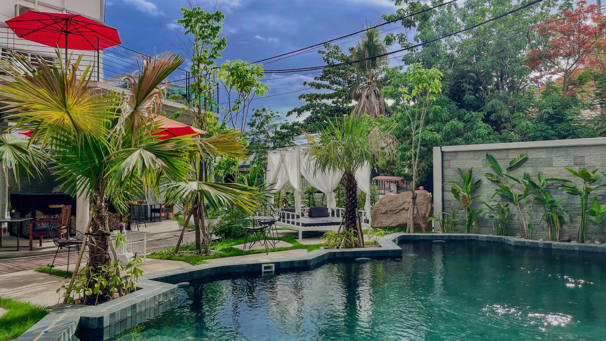 The Luxury Hotel Siem Reap Exterior photo