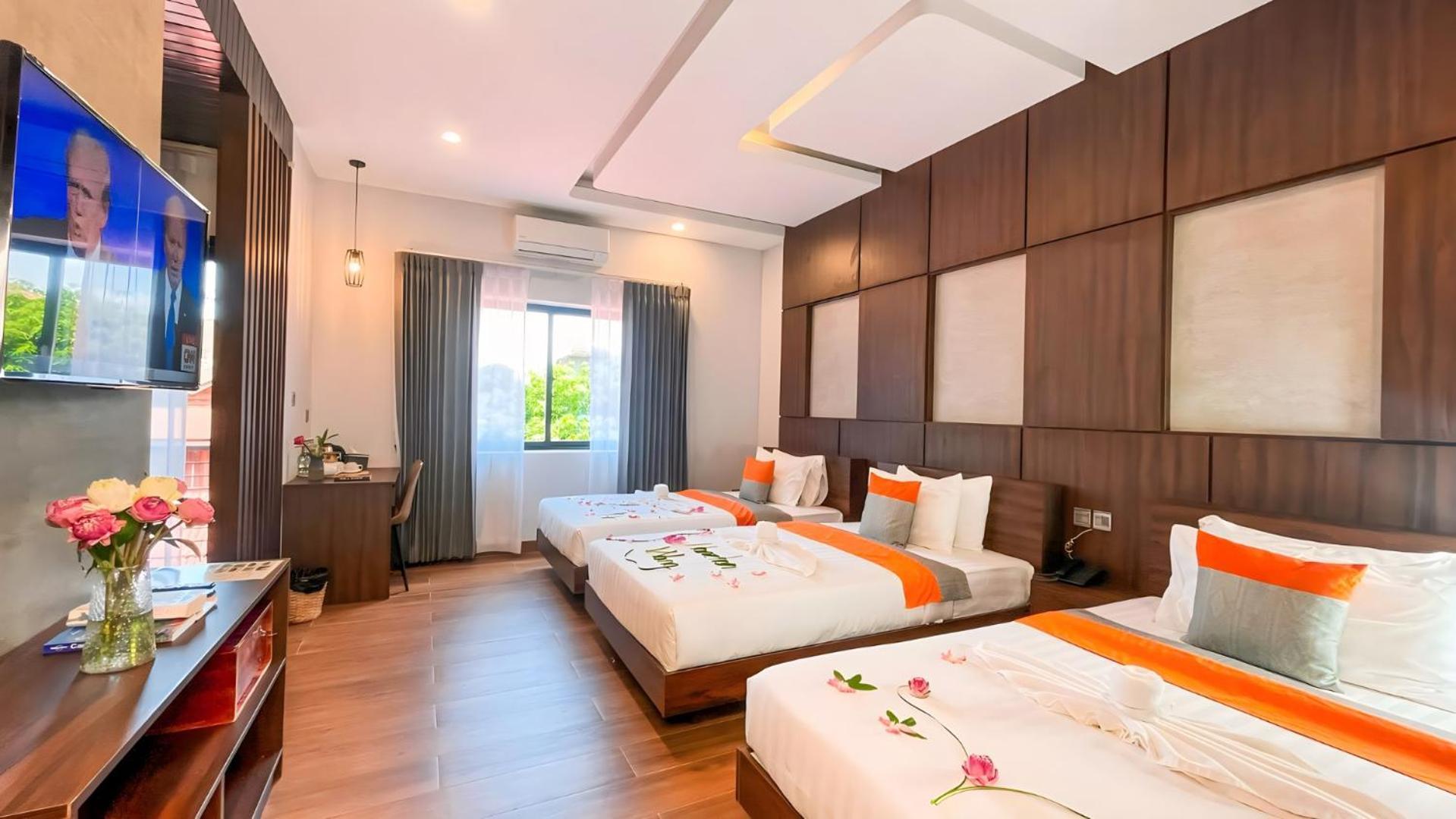 The Luxury Hotel Siem Reap Exterior photo